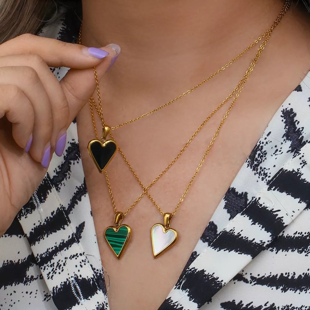 Mother Of Pearl Heart Pendant Necklace 18K Gold Plated Stainless Steel - Picture 3 of 7